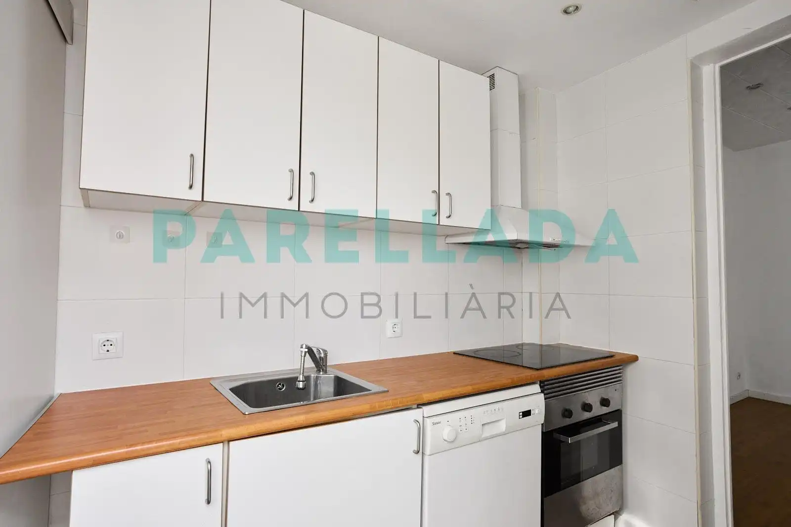 Cocina de Piso en venta en Badalona con Terraza y Balcón