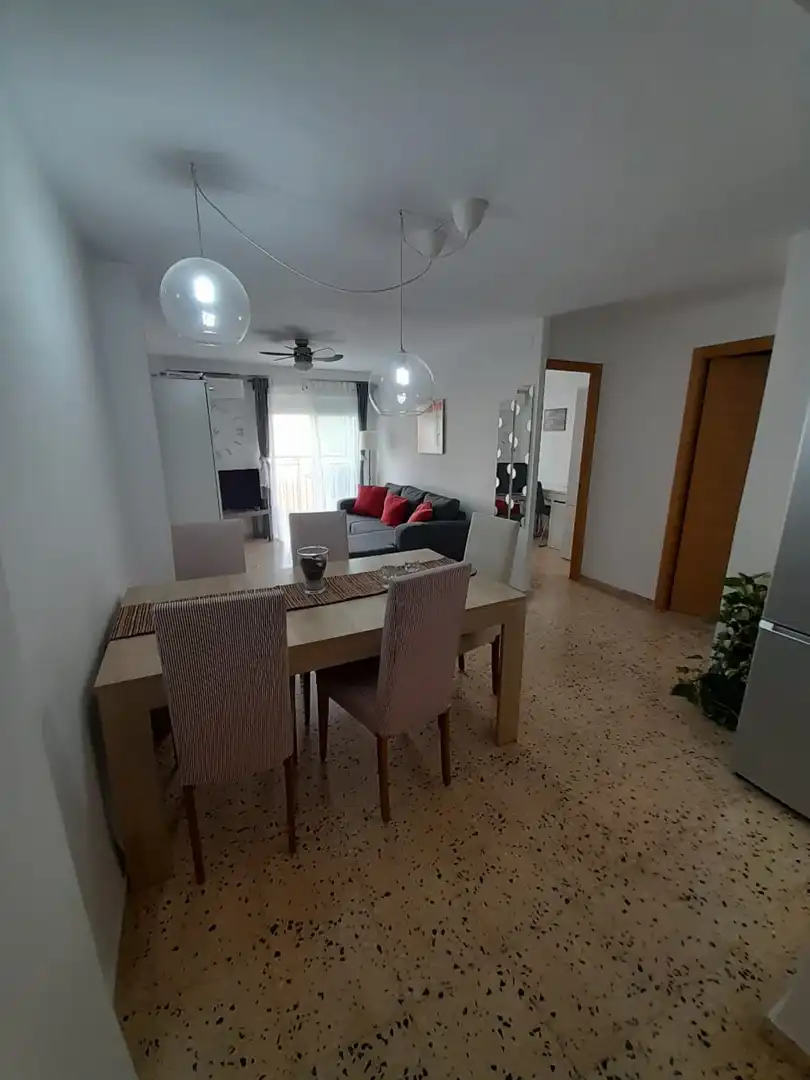Sala d'estar de Pis de lloguer en Valencia amb Aire condicionat, Terrassa i Moblat
