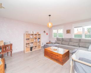 Living room of Single-family semi-detached for sale in Casarrubios del Monte