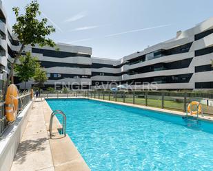 Piscina de Apartament de lloguer en Alcobendas amb Terrassa, Piscina i Balcó