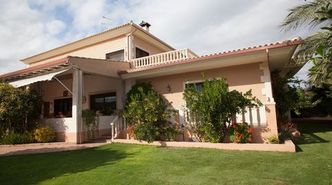 SE VENDE ESPECTACULAR VILLA EN URBANIZACIÓN EN PICASSENT