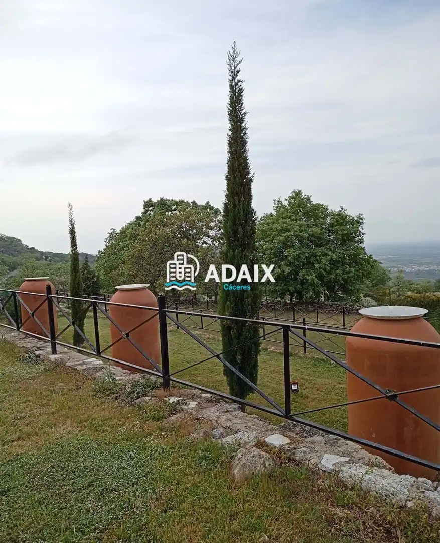 Casa o chalet en venta en Montánchez con Terraza, Trastero y Piscina