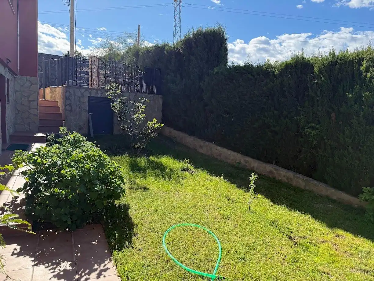Jardí de Casa o xalet en venda en Chiva amb Aire condicionat, Calefacció i Jardí privat