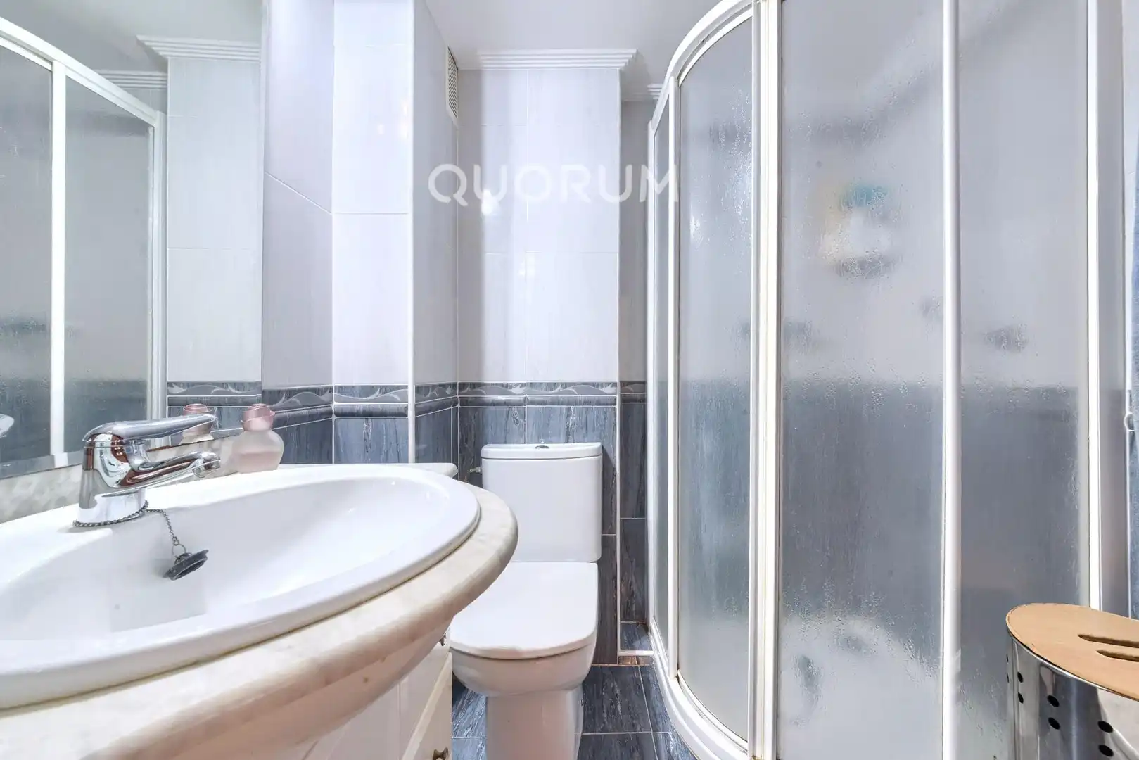 Badezimmer von Wohnung zum Verkauf in Pozokoetxe
