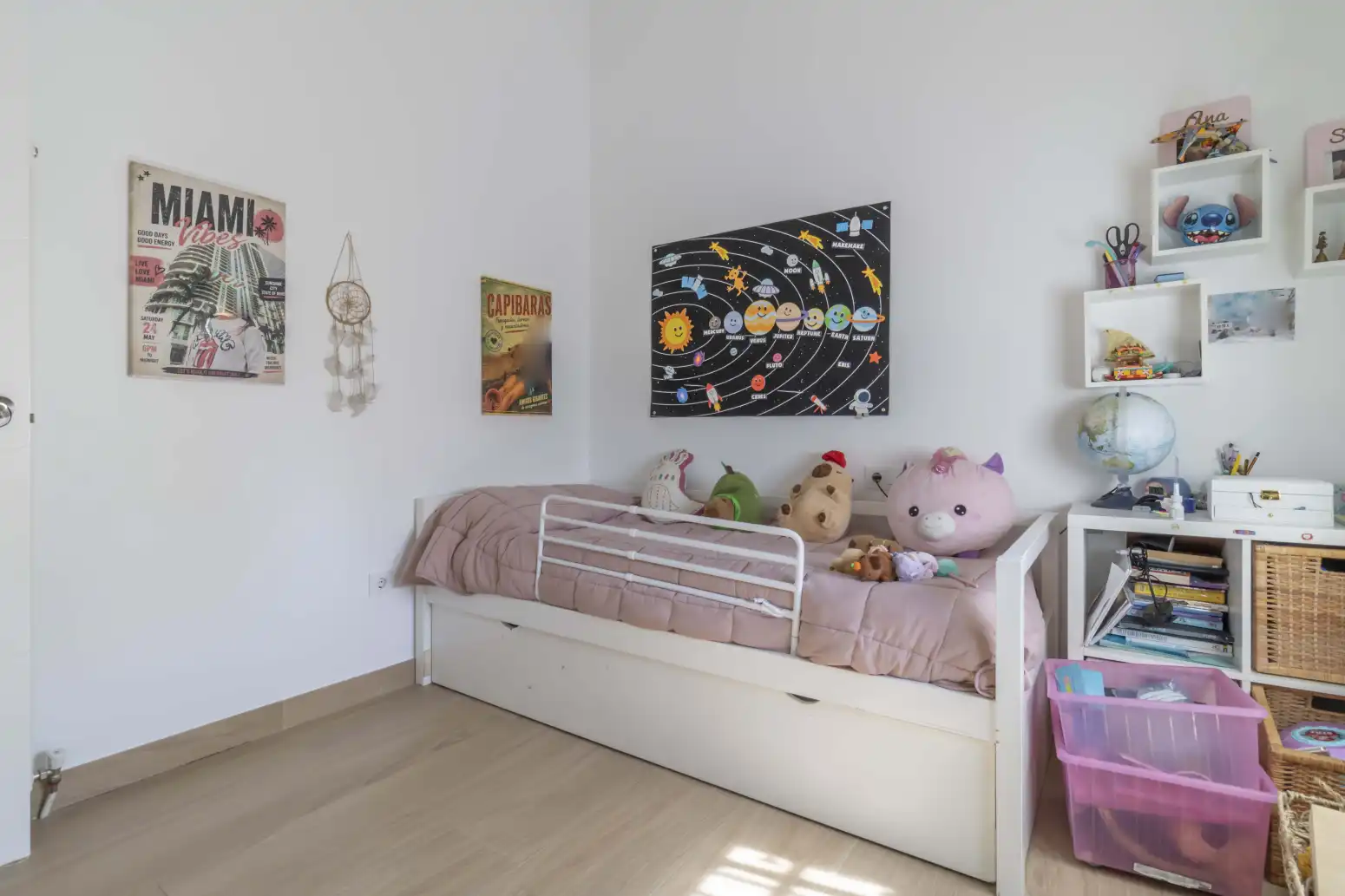 Habitación de Casa adosada en venta en Sevilla con Aire acondicionado, Trastero y Piscina