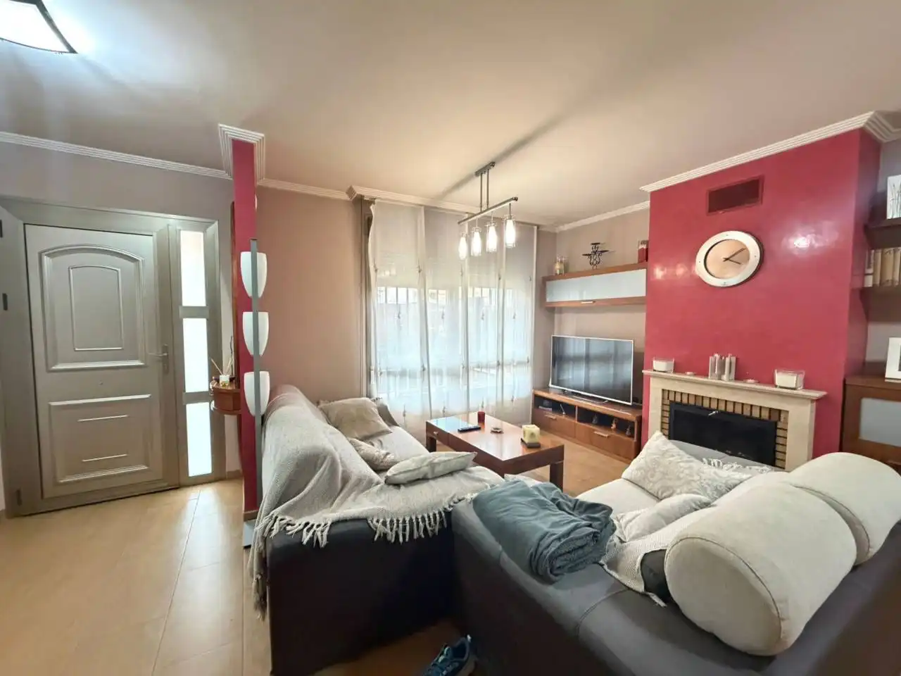 Sala d'estar de Casa adosada en venda en Onda amb Aire condicionat, Calefacció i Terrassa