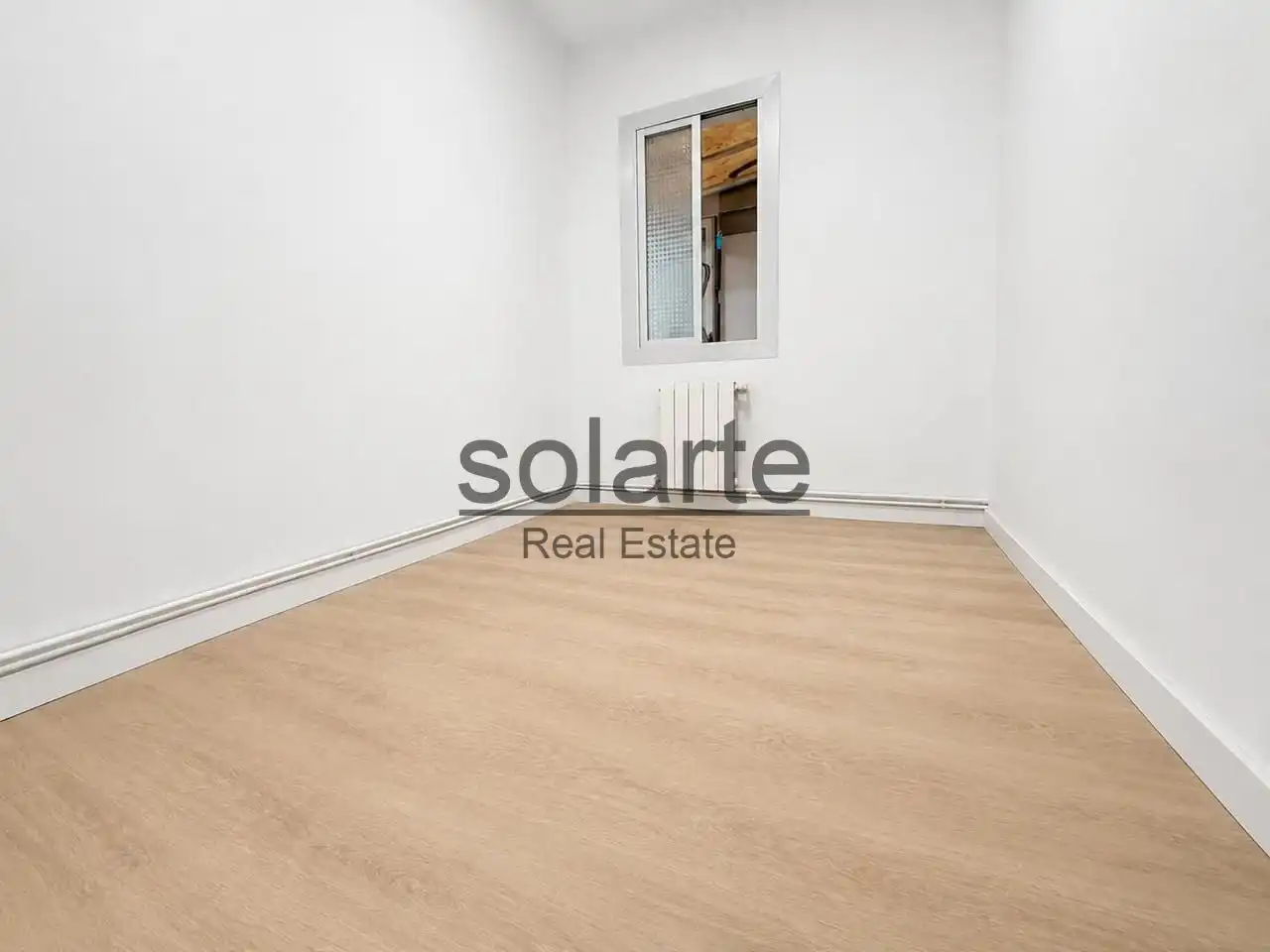 Bedroom of Flat for sale in L'Hospitalet de Llobregat  with Parquet flooring