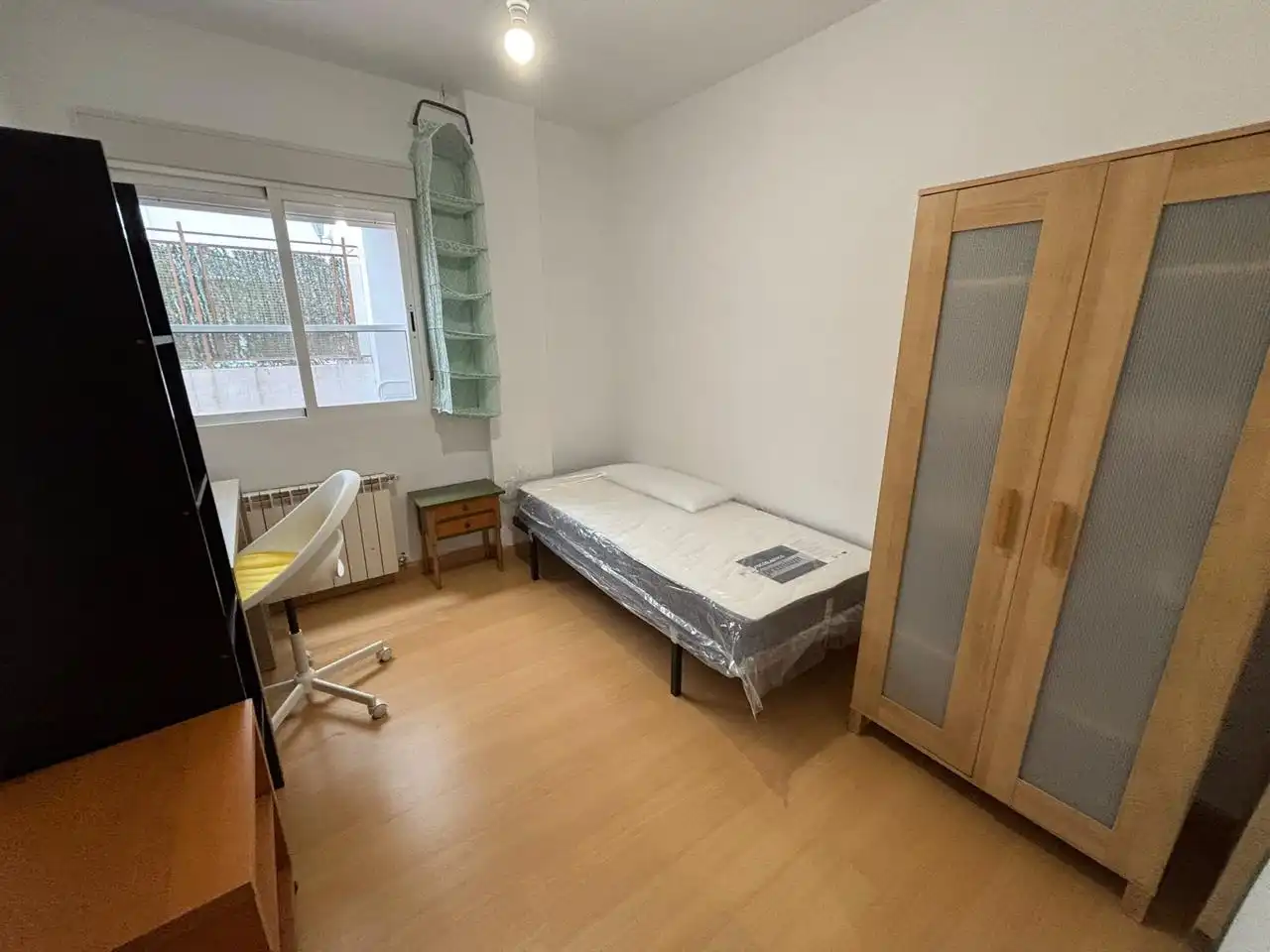 Habitación de Piso en venta en Granada con Amueblado