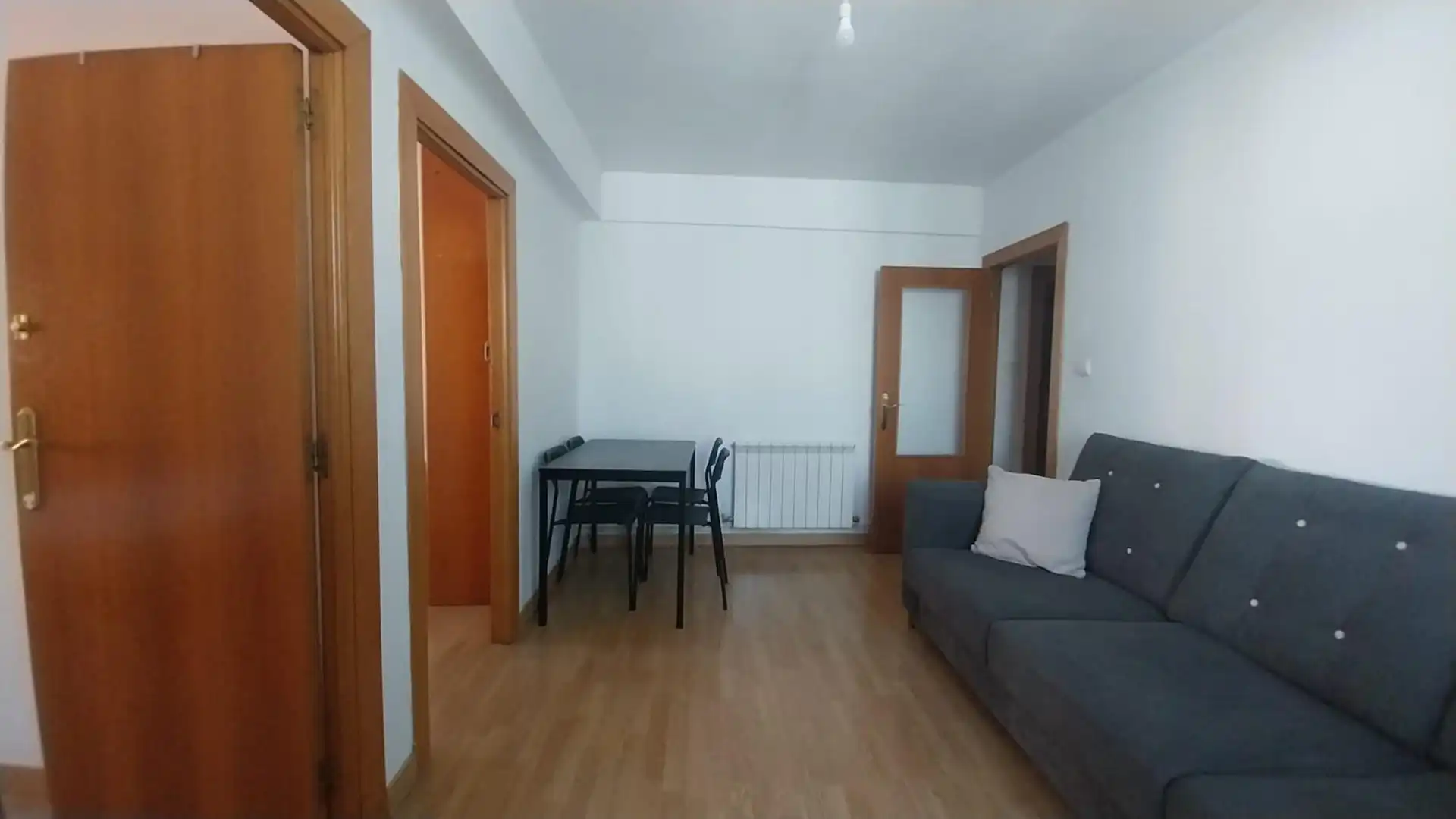 Sala d'estar de Pis en venda en Valladolid amb Calefacció i Moblat