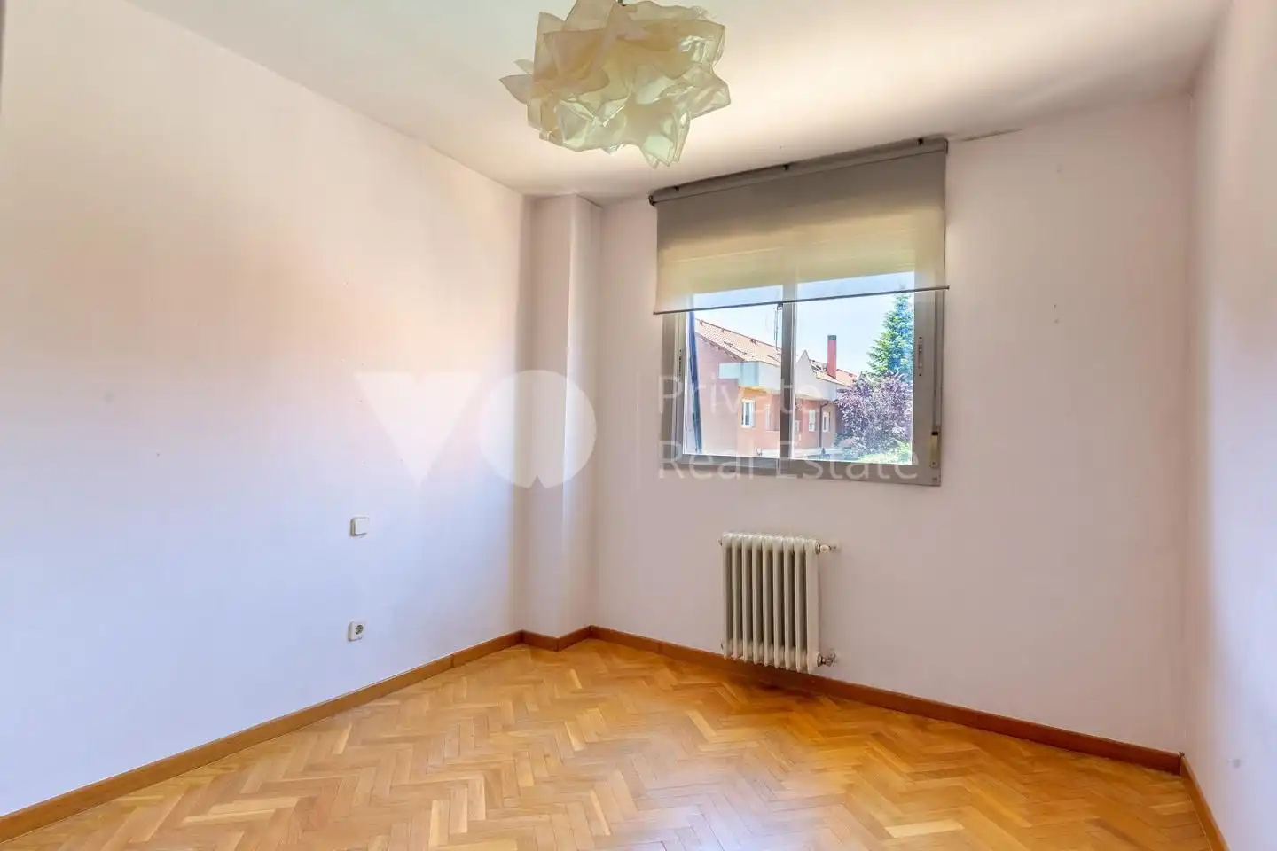 Habitación de Casa adosada en venta en Las Rozas de Madrid con Aire acondicionado, Calefacción y Jardín privado