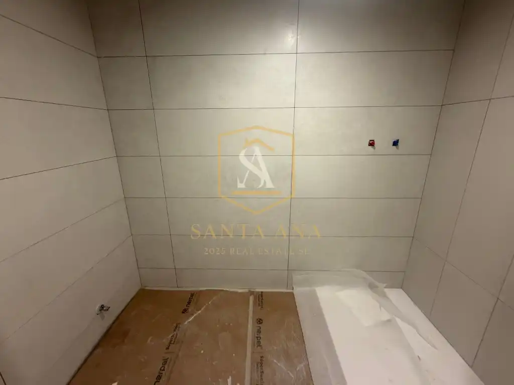 Bany de Casa o xalet en venda en Badalona amb Aire condicionat, Calefacció i Terrassa