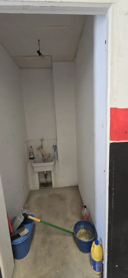 Badezimmer von Fabrikhallen zur Miete in Jerez de la Frontera