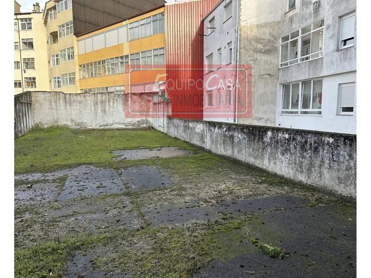 Aparcament de Casa adosada en venda en Lugo amb Calefacció, Parquet i Terrassa