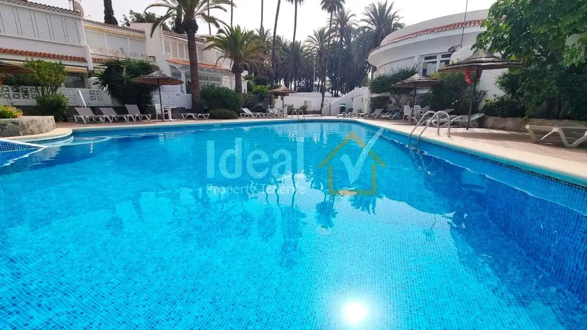 Piscina de Casa adosada en venda en Adeje amb Jardí privat, Terrassa i Piscina comunitària
