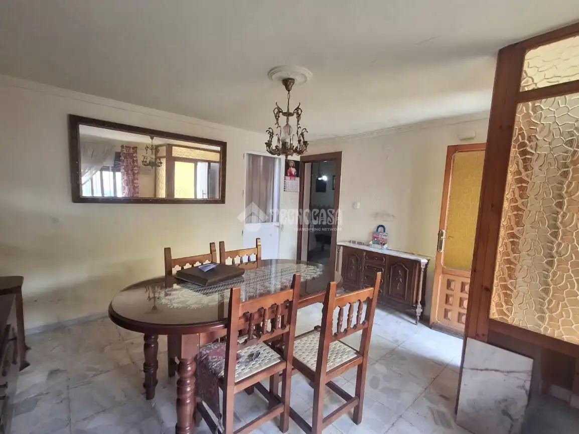 Casa aparellada en venda a La Carolina, imagen 3