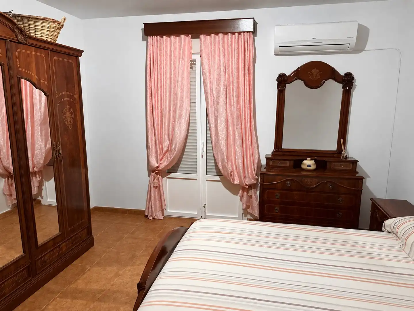 Bedroom of Houses for sale in Cuevas Bajas  with Storage room and Furnished