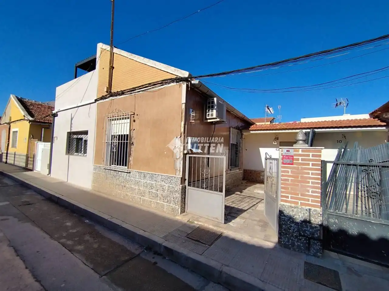 Vista exterior de Casa o xalet en venda en Cartagena amb Jardí privat