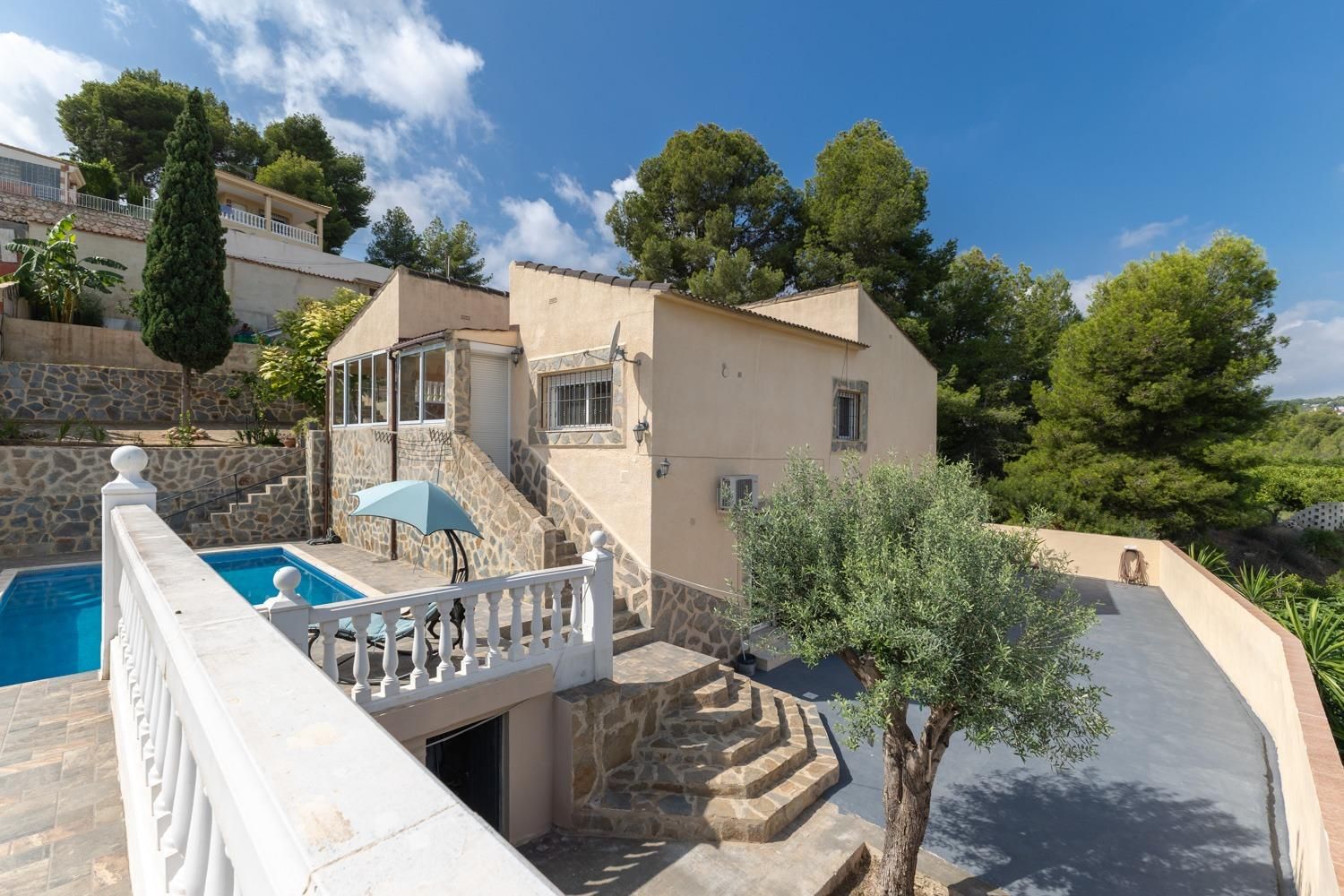 Exterior view of House or chalet for sale in Chiva  with Heating, Private garden and Terrace