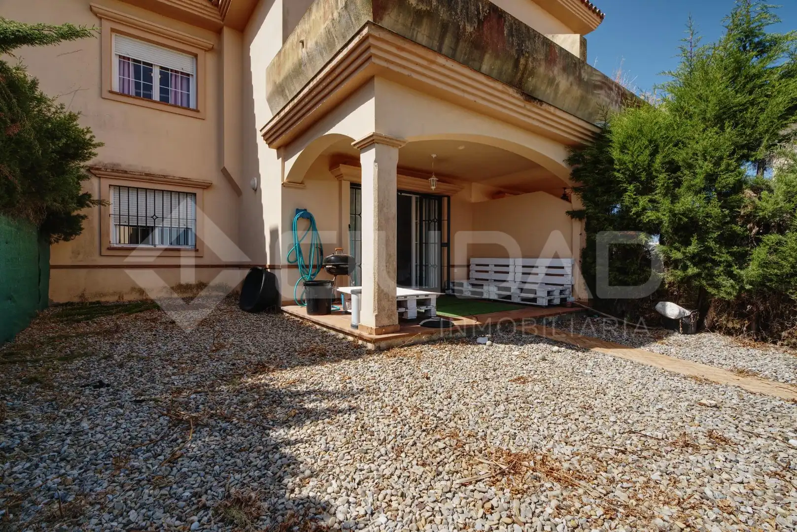Jardín de Casa adosada en venta en Sanlúcar de Barrameda con Jardín privado, Terraza y Piscina comunitaria