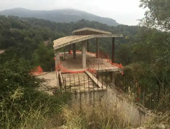 Vista exterior de Edifici en venda en Vacarisses