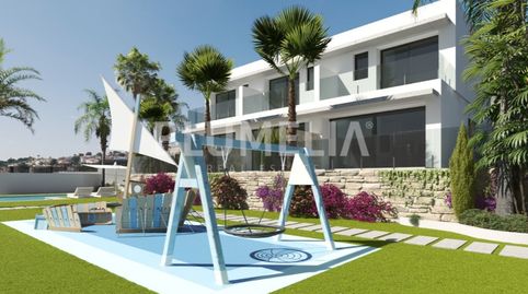 Moderna casa adosada de nueva construcción en venta en Finestrat