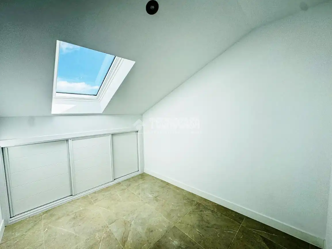 Habitación de Dúplex en venta en Navalcarnero con Aire acondicionado, Calefacción y Terraza