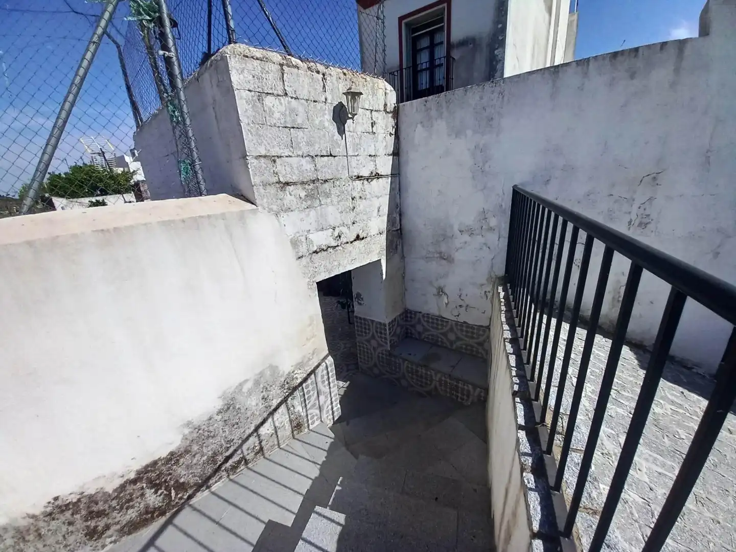 Exterior view of Houses for sale in El Pedroso  with Air Conditioner, Terrace and Storage room