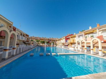 Casa a schiera con piscina in vendita a Santiago de la Ribera