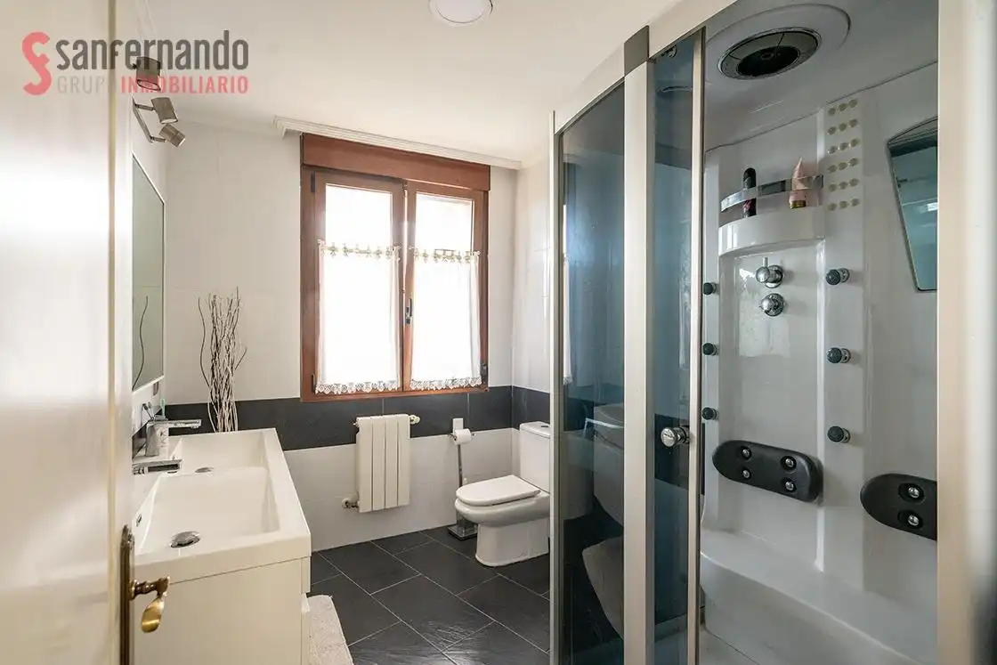 Chalet con terraza en venta en Calle de la Arnia, imagen 24