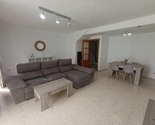 Sala d'estar de Àtic en venda en Cártama amb Terrassa i Balcó