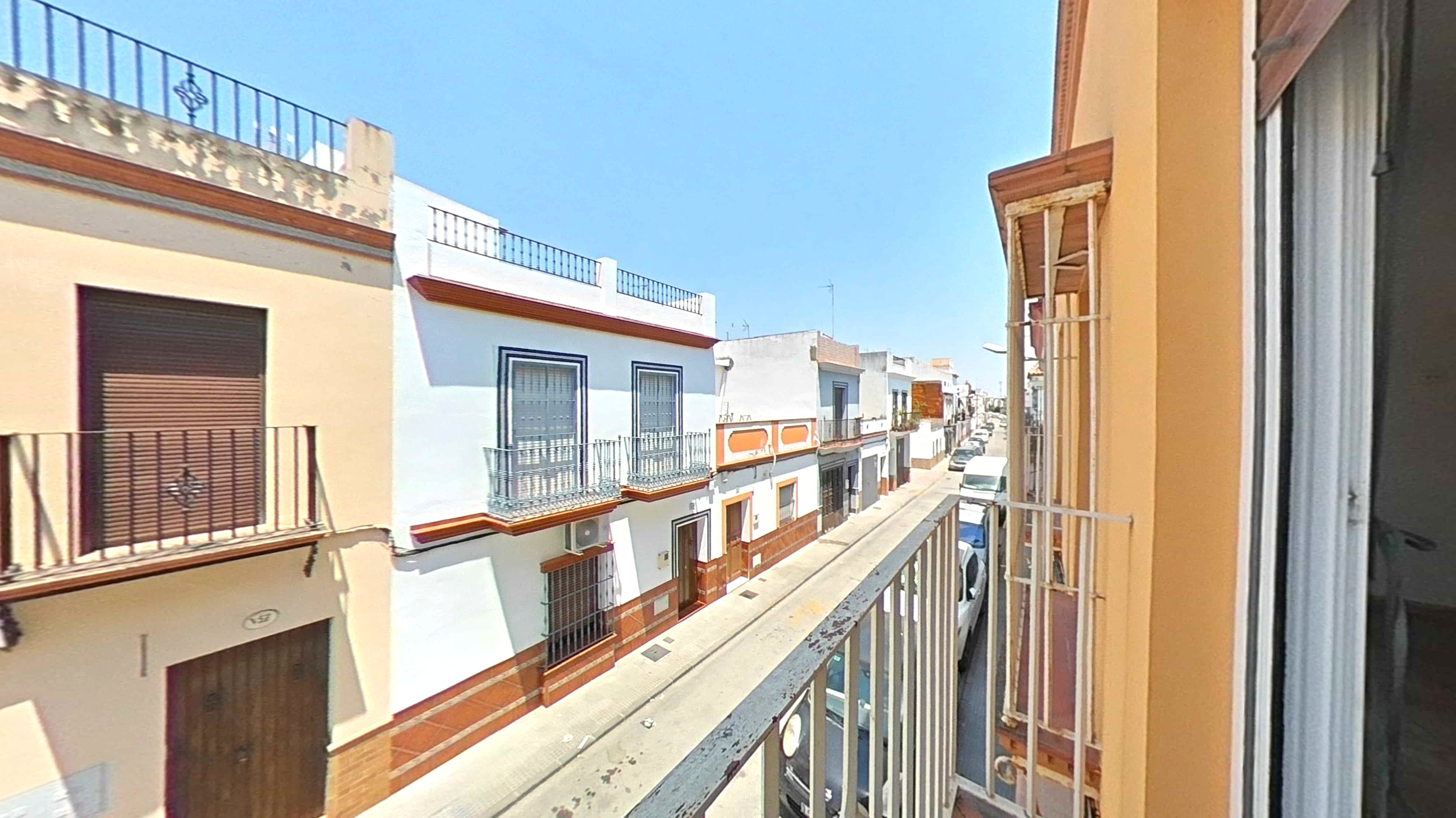 Exterior view of House or chalet for sale in Los Palacios y Villafranca  with Terrace, Storage room and Balcony