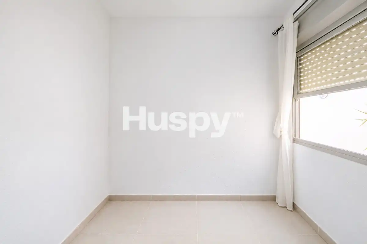 Habitación de Planta baja en venta en Playa de los Locos