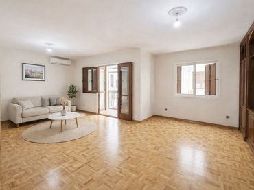 Flat with lift for sale in albareda