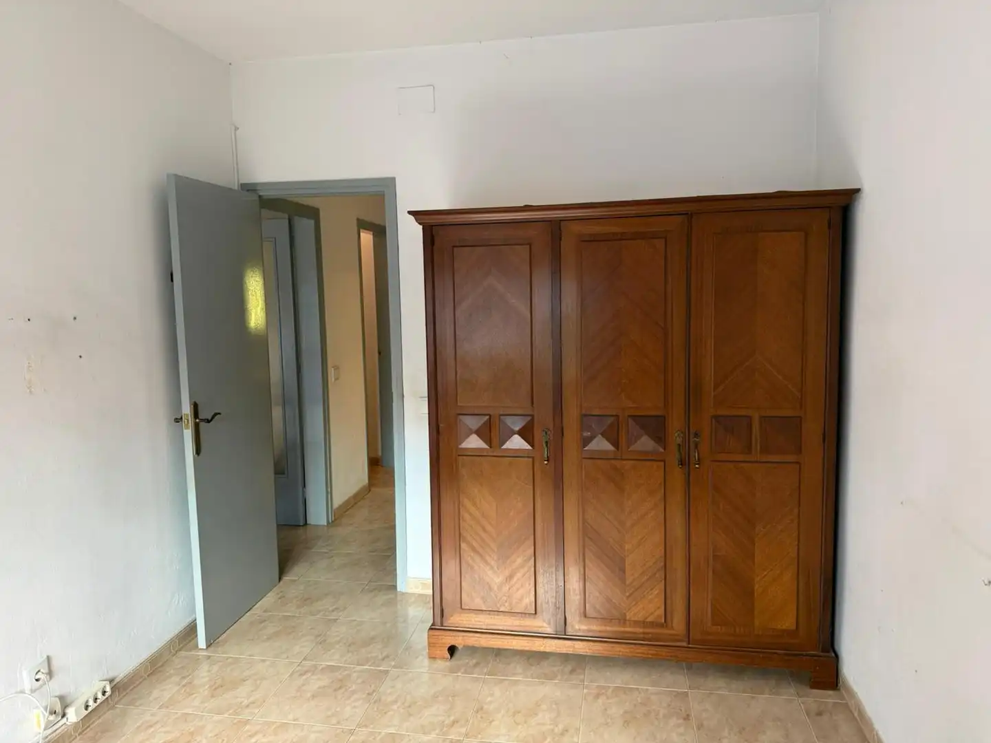 Schlafzimmer von Wohnung zum Verkauf in Barcelona mit Klimaanlage und Balkon