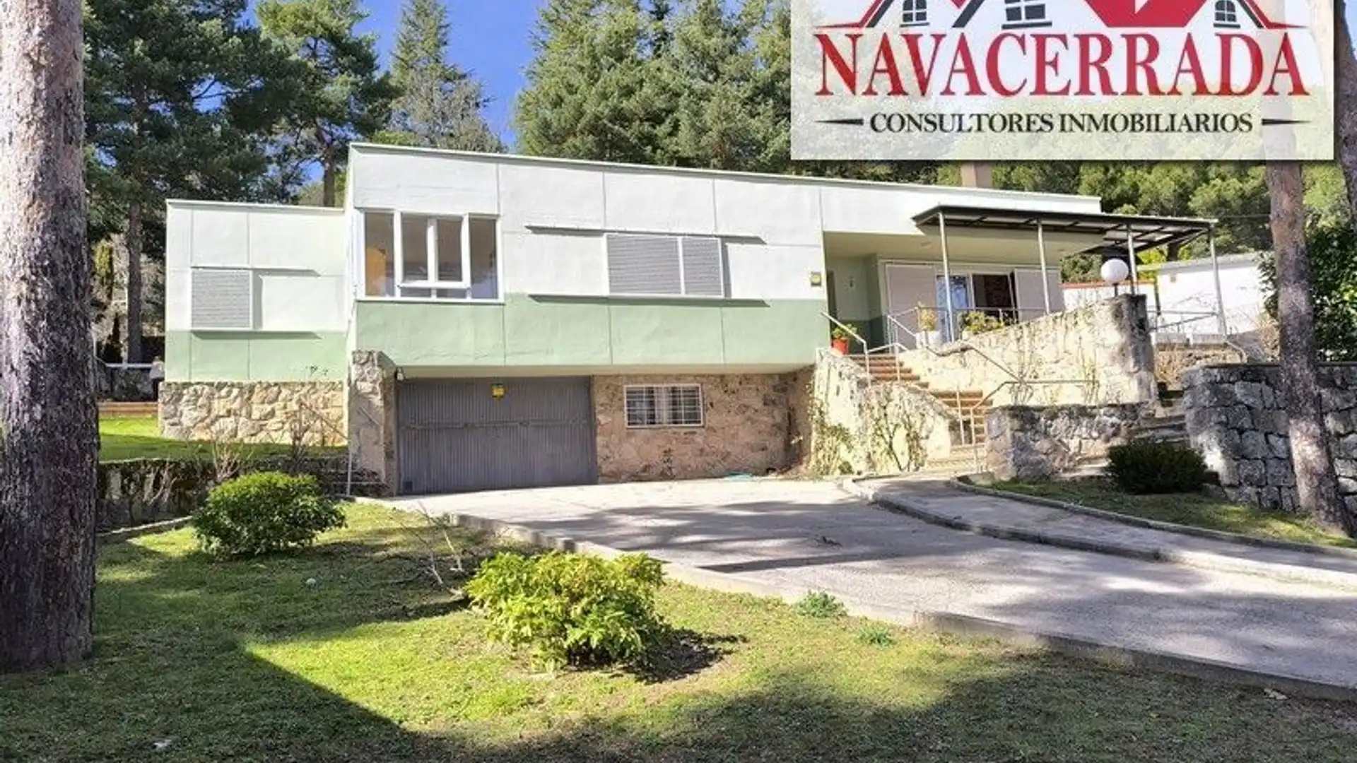 Vista exterior de Casa o chalet en venta en Navacerrada con Calefacción, Jardín privado y Terraza