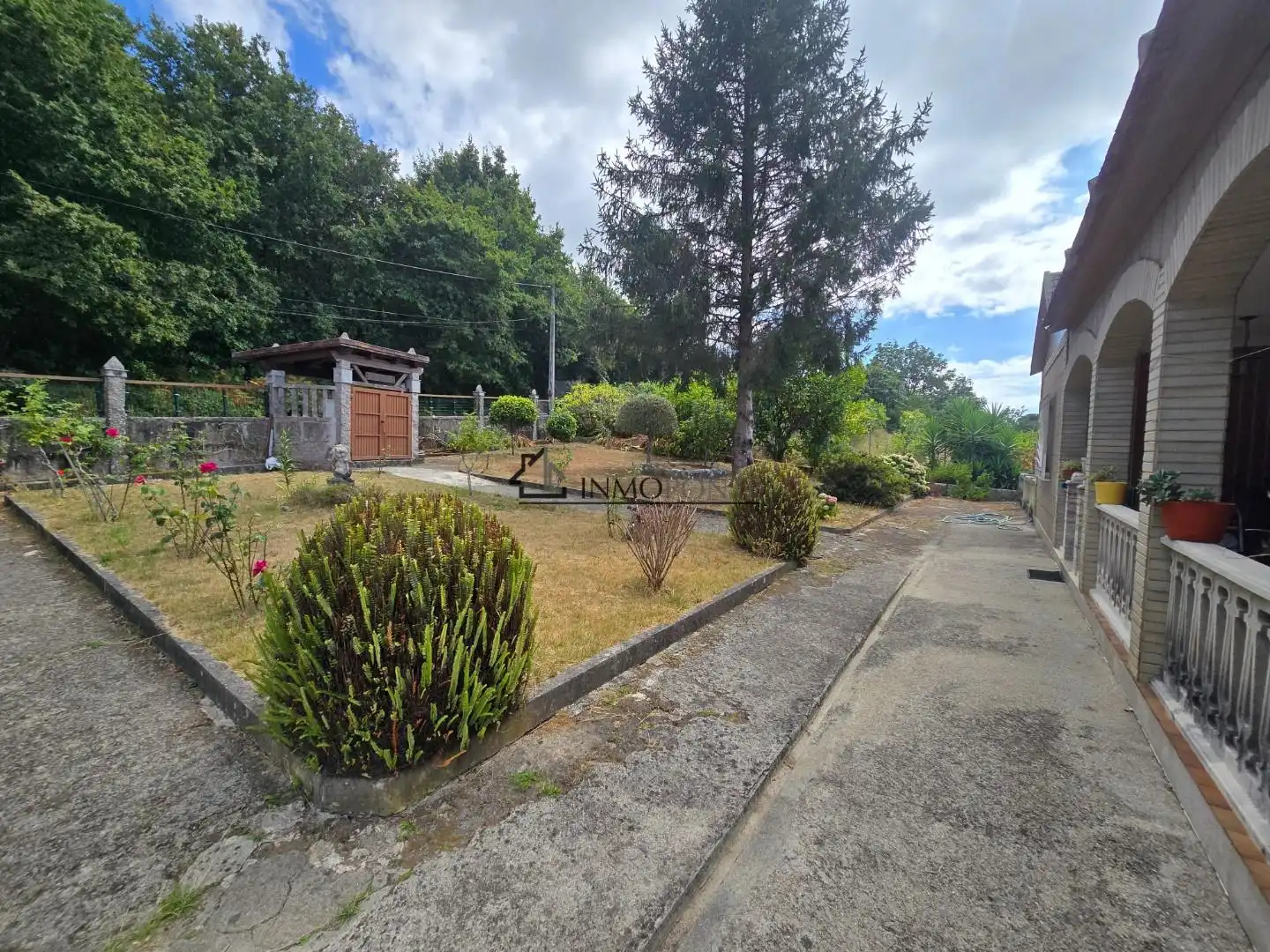 Casa o xalet en venda en Pontevedra Capital  amb Jardí privat