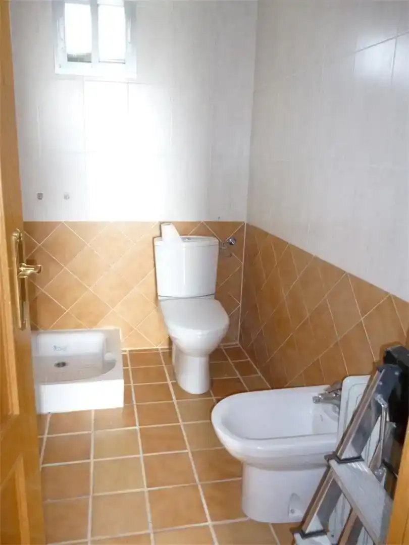 Bathroom of Houses for sale in Fuensalida  with Terrace, Swimming Pool and Balcony