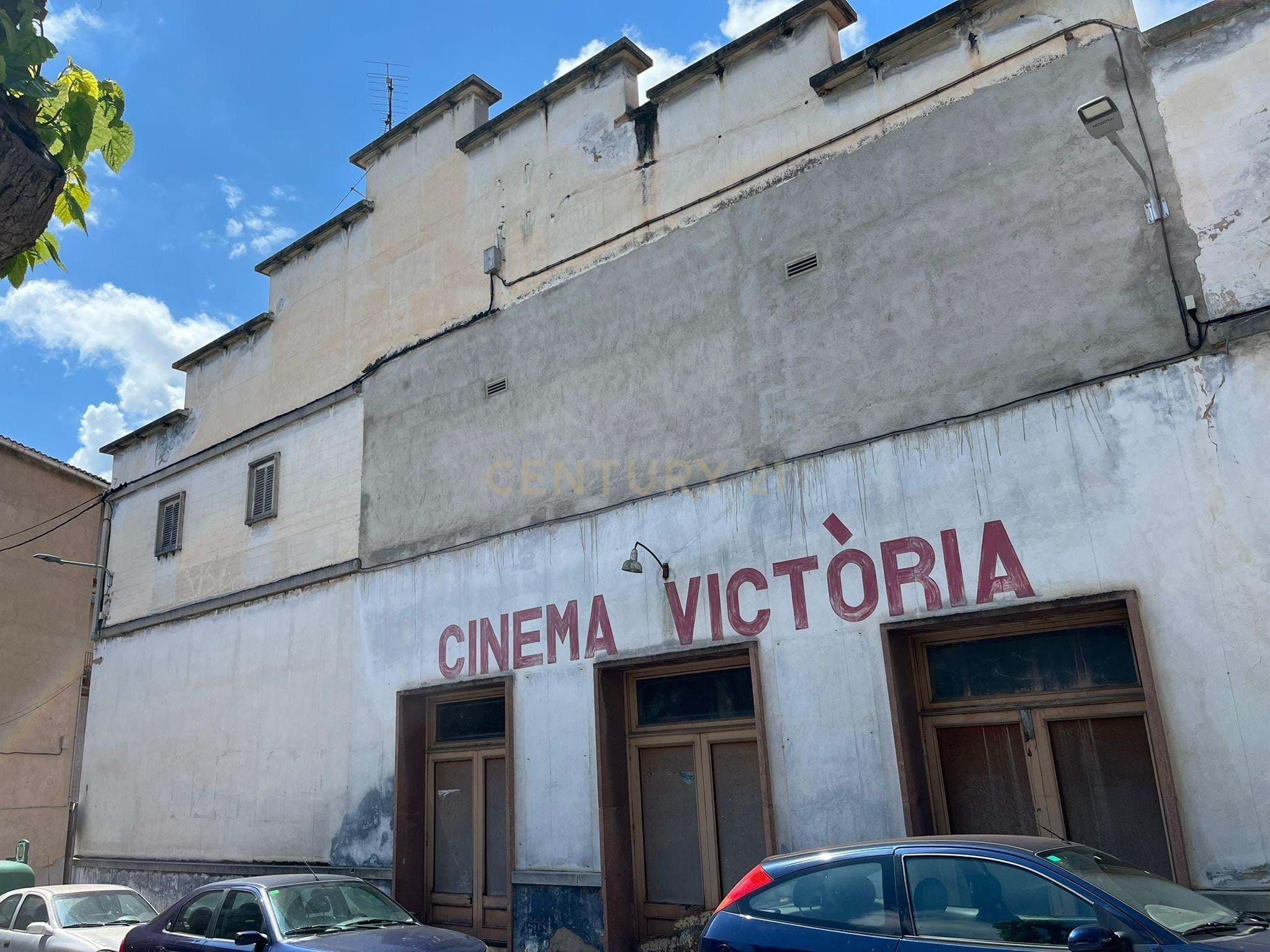 Exterior view of Building for sale in Gironella