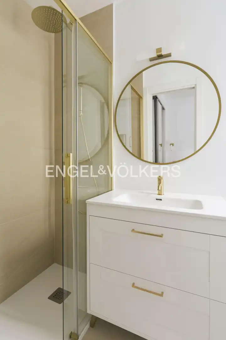 Badezimmer von Wohnung zur Miete in Centro