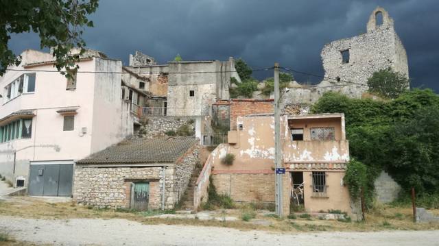 Casa-chalet en Venta en Cm de Castell                             en Pontils