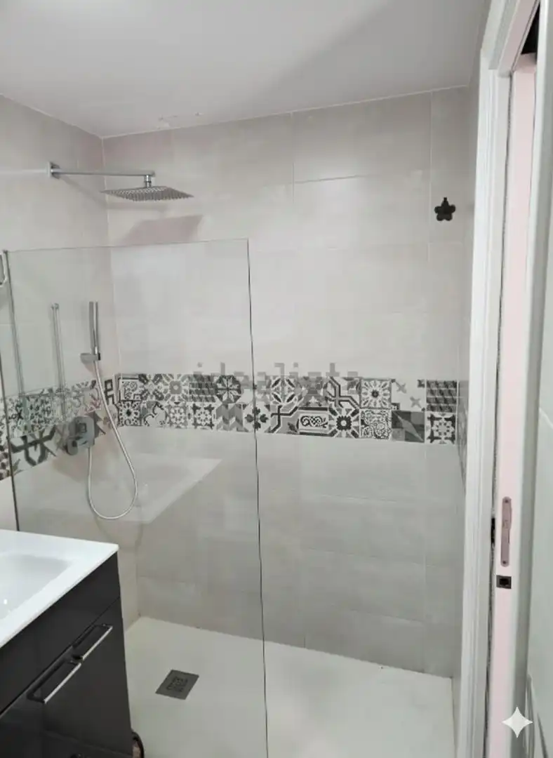 Baño de Casa adosada en venta en Torrent con Jardín privado, Terraza y Piscina