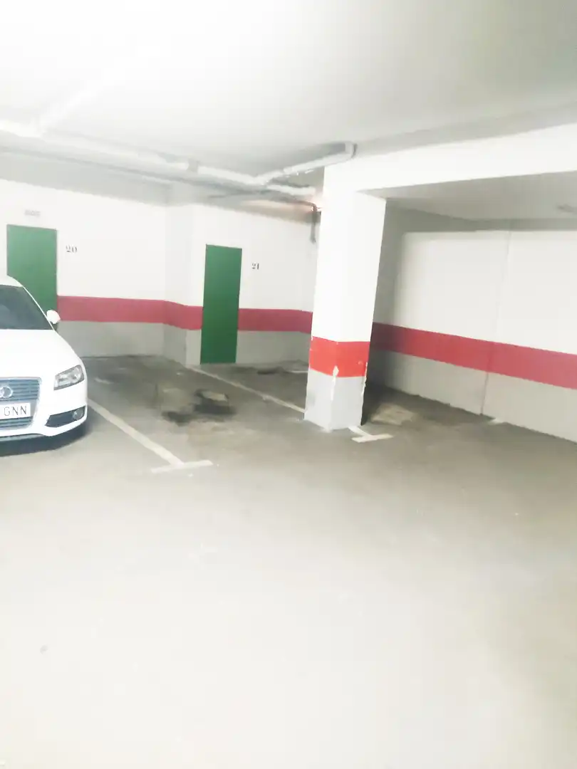 Garage for rent in Calle Profesor Sainz Cantero, 14, Centro - Sagrario
