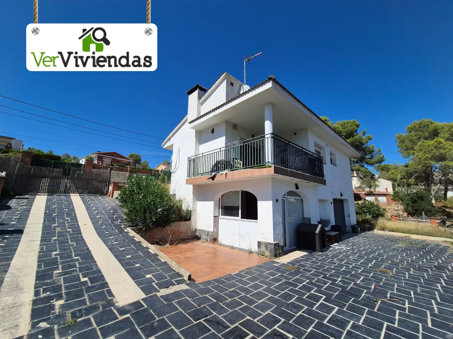 Casa amb terrassa en venda a Vallirana