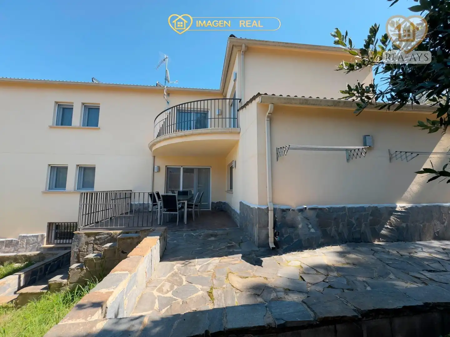 Vista exterior de Casa o xalet en venda en Mediona amb Calefacció, Jardí privat i Terrassa