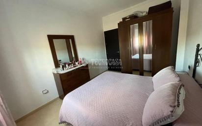 Bedroom of Flat for sale in Carmona  with Air Conditioner and Balcony