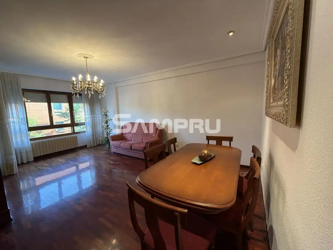 Sala d'estar de Pis en venda en Vitoria - Gasteiz amb Calefacció, Traster i Balcó