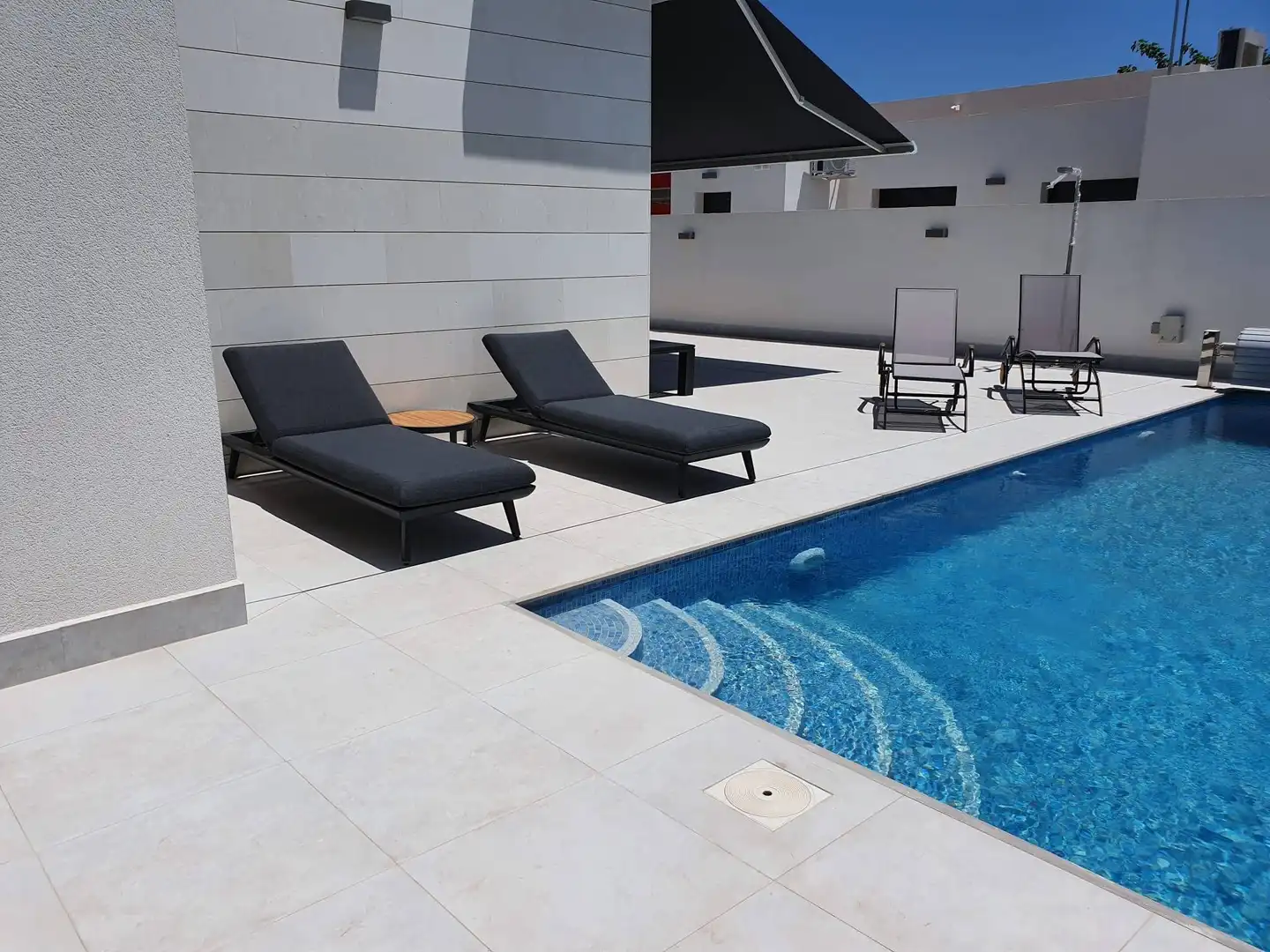 Piscina de Casa o xalet en venda en Pilar de la Horadada amb Aire condicionat, Calefacció i Jardí privat