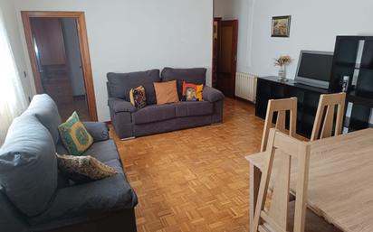 Living room of Flat for sale in  Madrid Capital