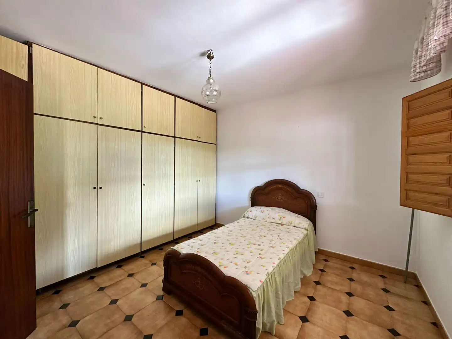 Dormitori de Casa o xalet en venda en Vélez-Málaga amb Aire condicionat, Jardí privat i Traster