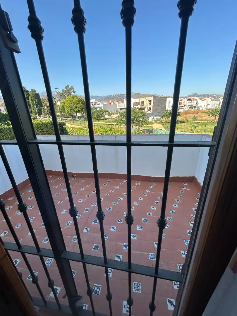 Terrassa de Casa adosada en venda en Vélez-Málaga amb Aire condicionat, Calefacció i Jardí privat